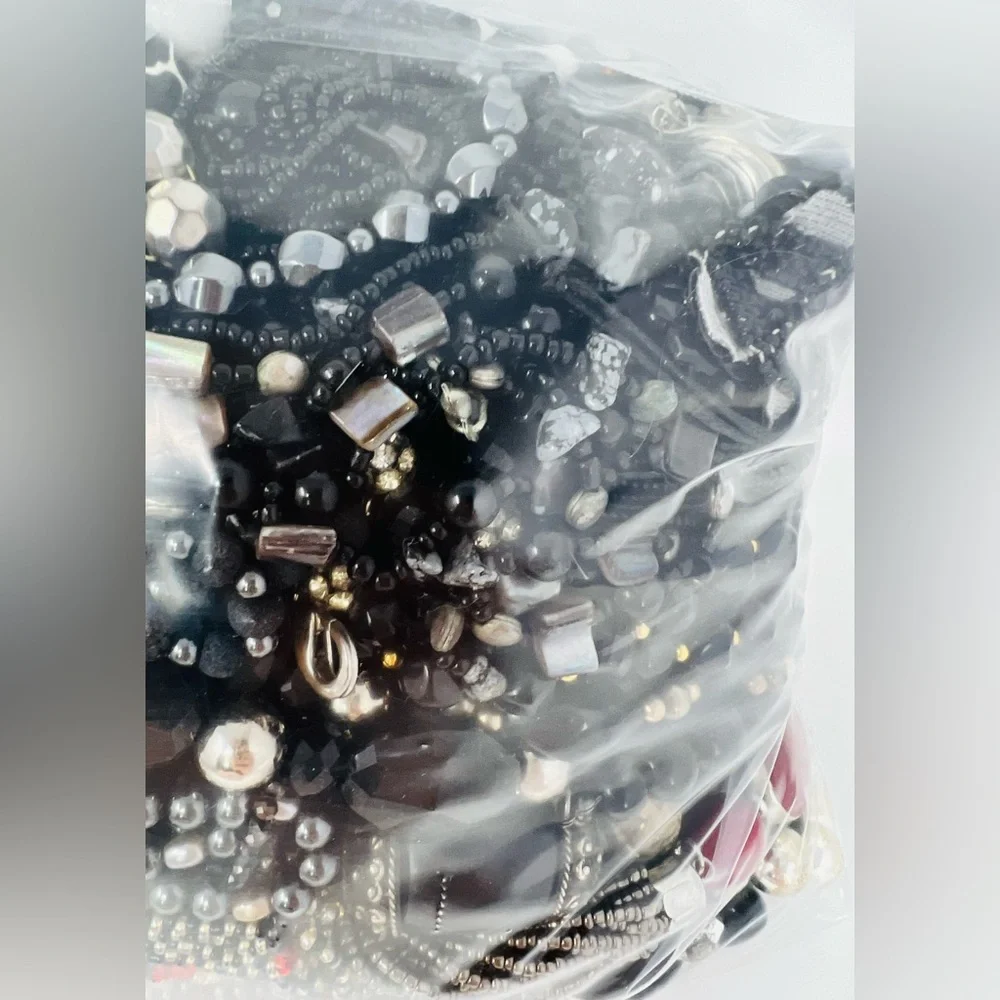 Vintage & Modern Black Colored Beaded Necklace, Mystery Jewelry Lot 6LBS - Picture 4 of 14